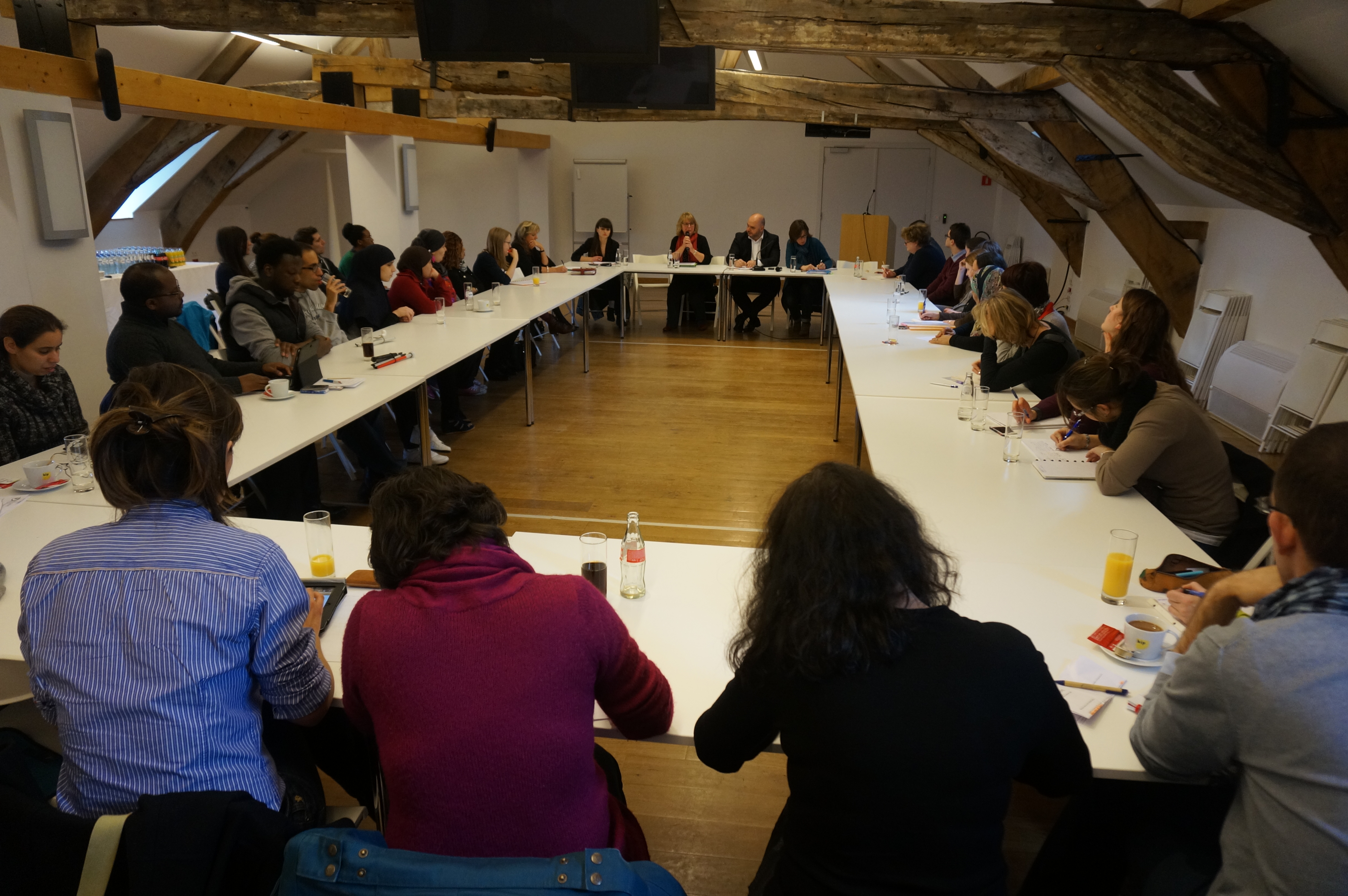 20140225_vdt_table_ronde_tudiants_handicap-001